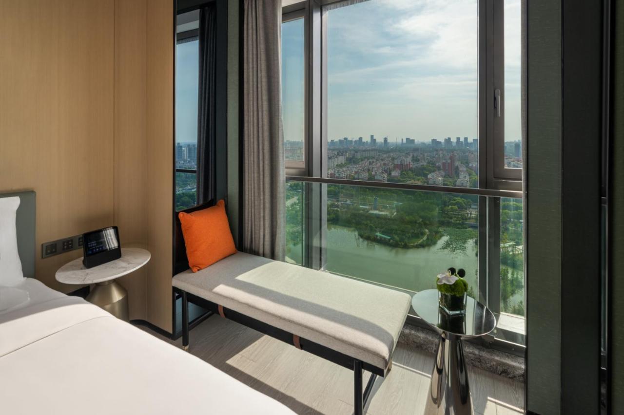 Novotel Shanghai Caohejing Екстер'єр фото